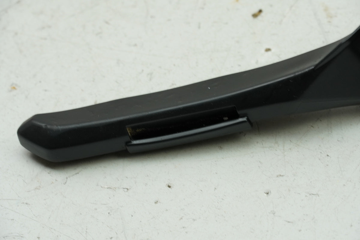 YAMAHA MTN 1000 MT10 RN78 Rubber Seal Guide Surface Windshield Front Fairing
