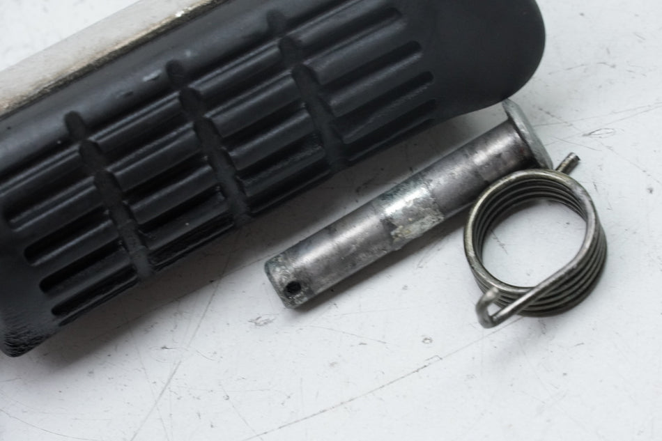 HONDA CB 750 RC42 SEVENFIFTY Estribera derecha delantera