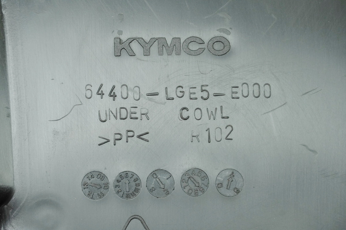 KYMCO PEOPLE GT 300 i V4 Carenado parte central delantera alerón frontal cubierta embellecedor