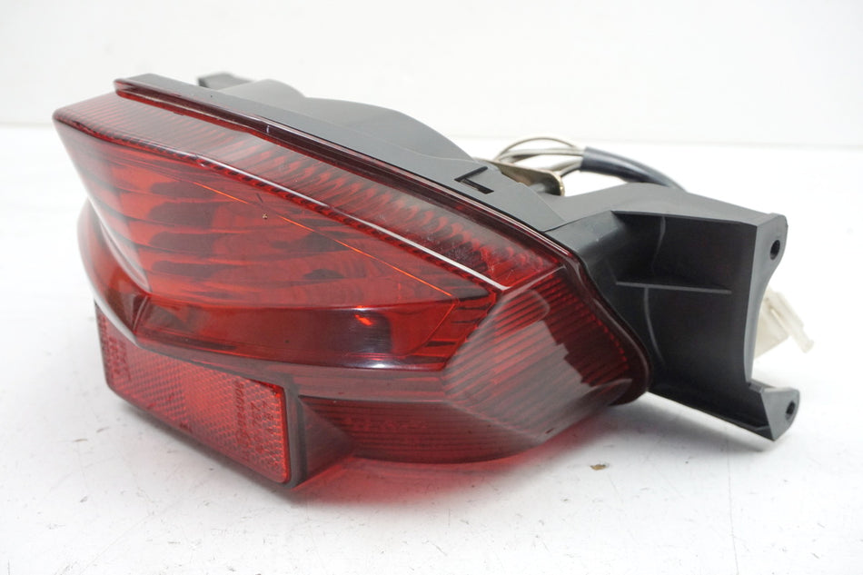 Suzuki GSX 1400 WVBN Luz trasera original