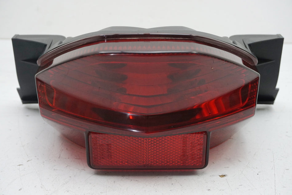 Suzuki GSX 1400 WVBN Luz trasera original