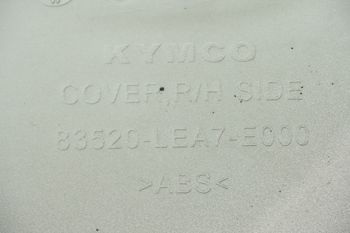 KYMCO DOWNTOWN 300 i ABS RFBV200 Carenado plataforma derecha tapa cubierta