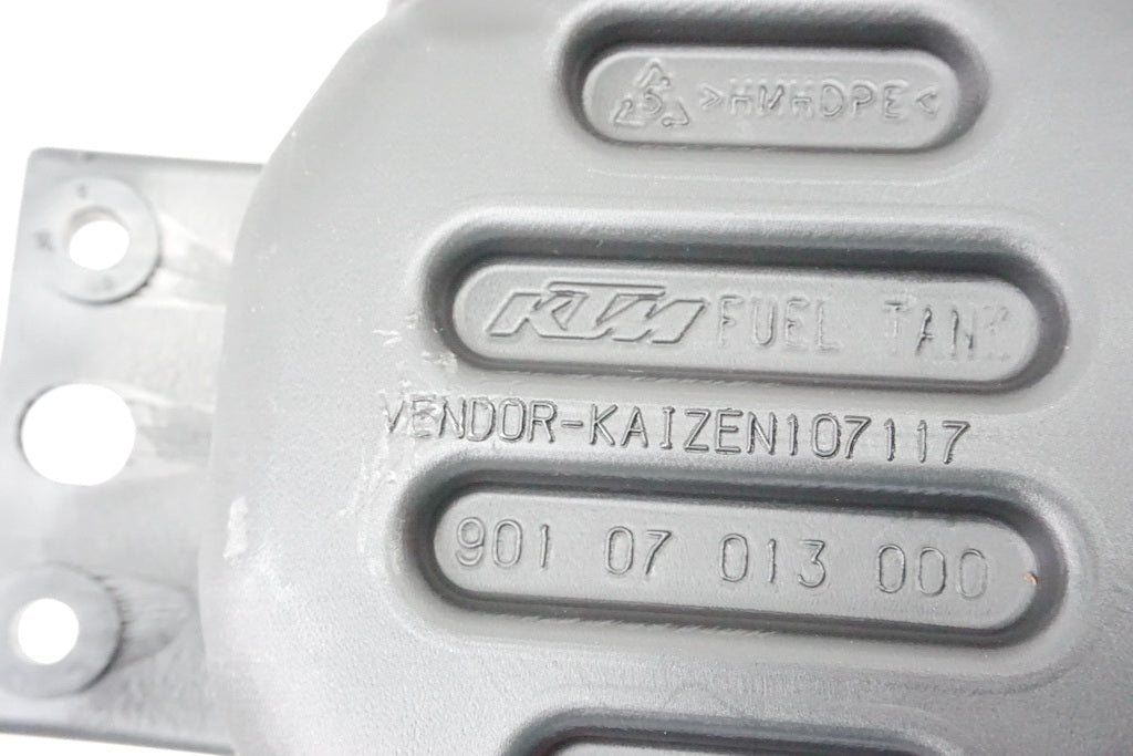 KTM DUKE 125 ABS A3 Tank Benzintank Kraftstofftank Sprittank Fuel NUR 1771 km