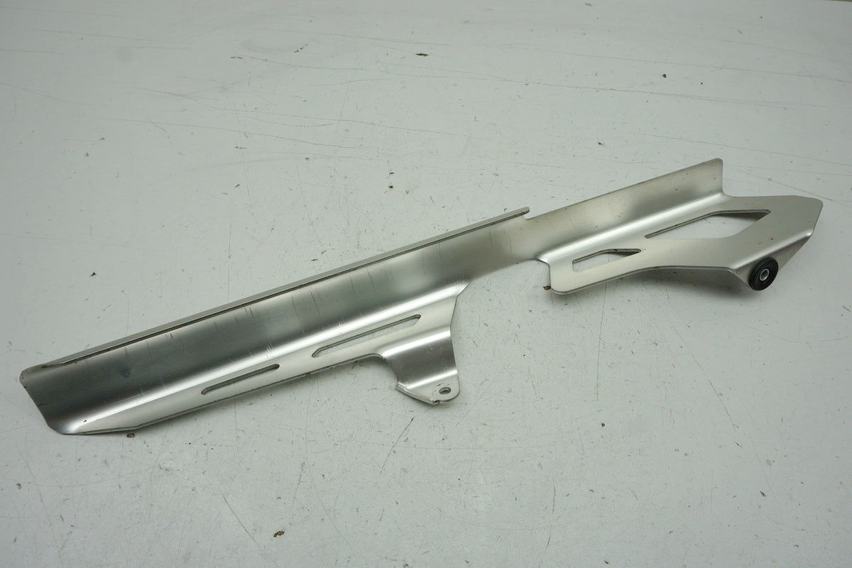 Suzuki GSX 1400 WVBN Kettenschutz Abdeckung Schwinge Cover