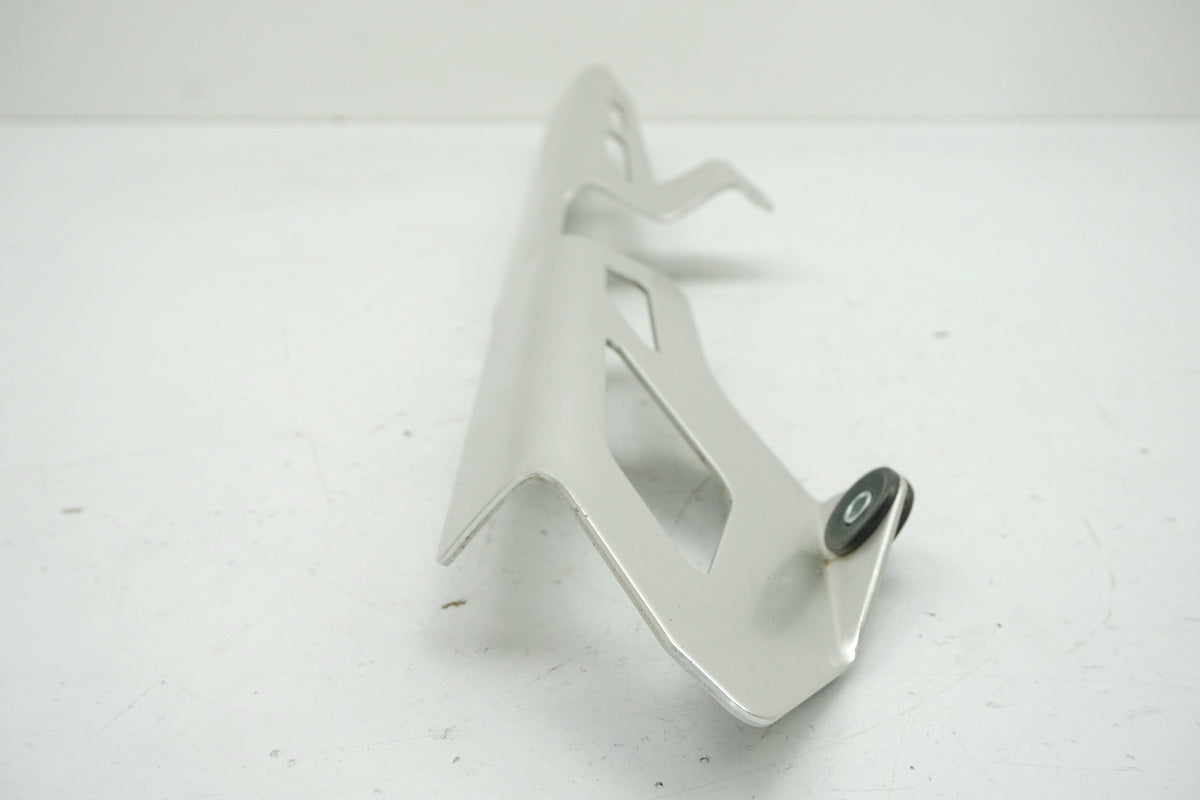 Suzuki GSX 1400 WVBN Kettenschutz Abdeckung Schwinge Cover
