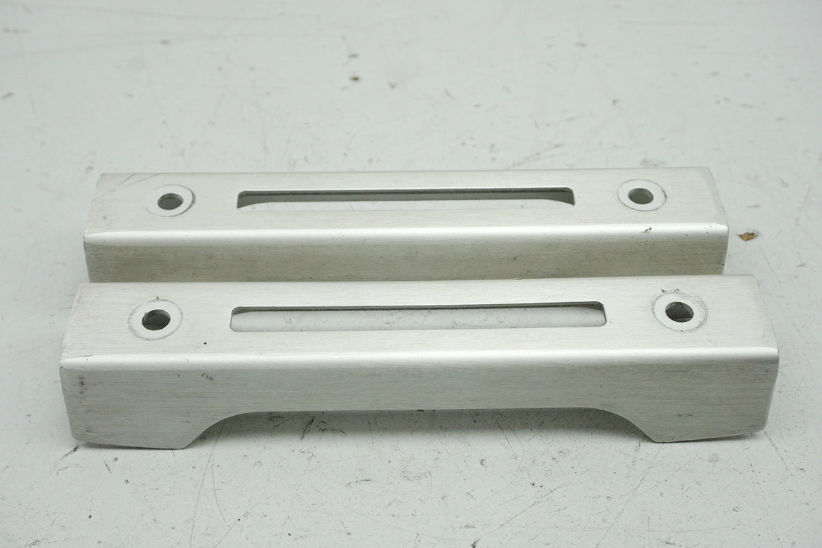 Suzuki GSX 1400 WVBN Tapa radiador de aceite Cubierta Embellecedor Tapa izquierda y derecha