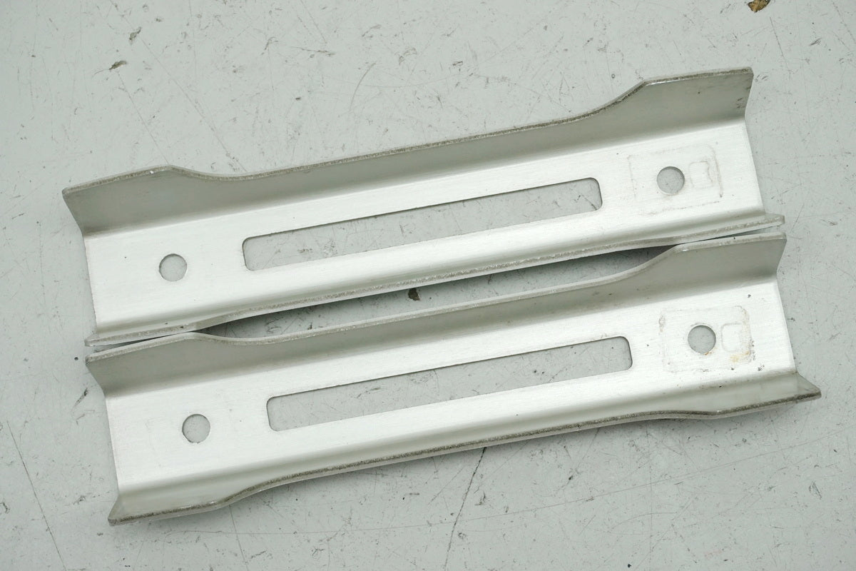 Suzuki GSX 1400 WVBN Tapa radiador de aceite Cubierta Embellecedor Tapa izquierda y derecha