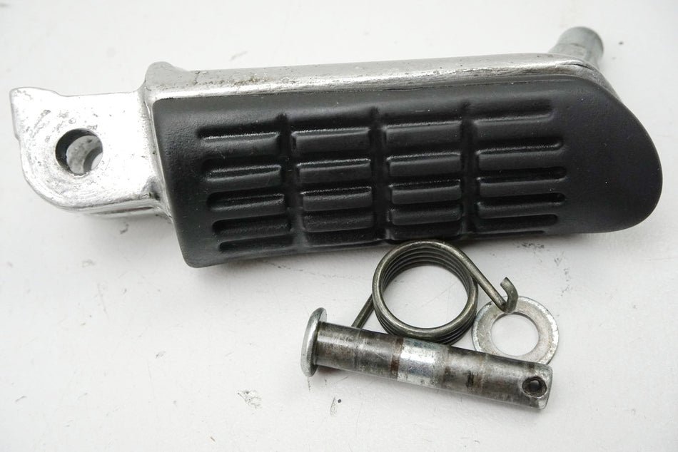 Honda CB 600 PC34 PC36 Estribera derecha piloto