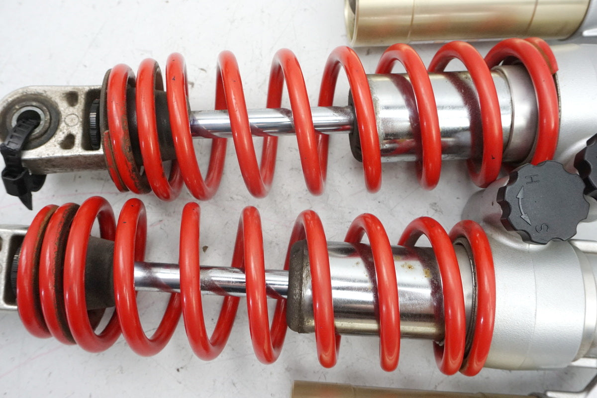 Suzuki GSX 1400 WVBN Federbeine Stoßdämpfer Shock Absorber Paar