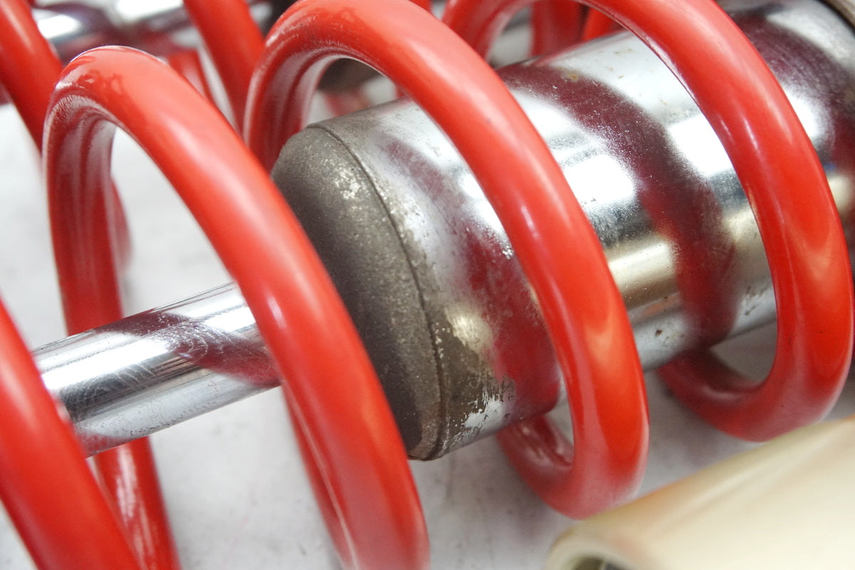 Suzuki GSX 1400 WVBN Federbeine Stoßdämpfer Shock Absorber Paar