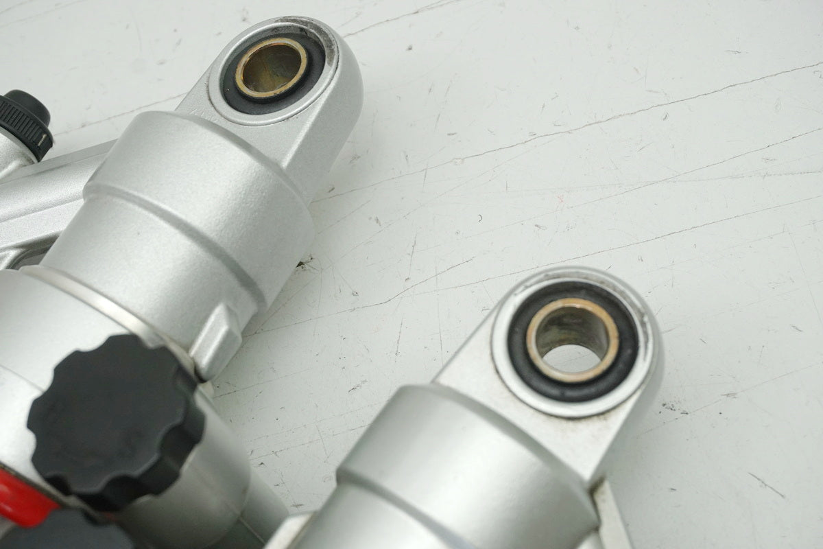 Suzuki GSX 1400 WVBN Federbeine Stoßdämpfer Shock Absorber Paar