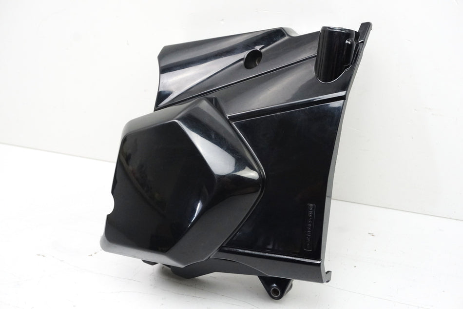 Suzuki GSX 1400 WVBN Tapa de piñón Cubierta Motor Tapa de motor Embellecedor