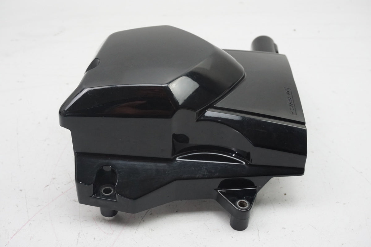 Suzuki GSX 1400 WVBN Tapa de piñón Cubierta Motor Tapa de motor Embellecedor