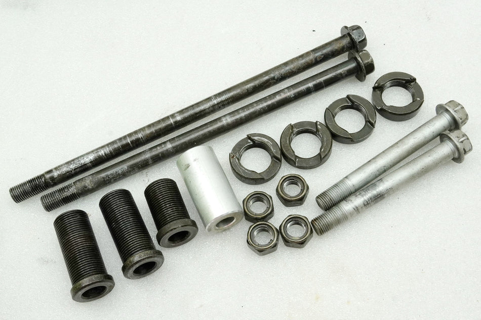 KAWASAKI ZX-7R ZX750P N Halterung Motor Achse Bolzen Distanz Motorhalter 96-03