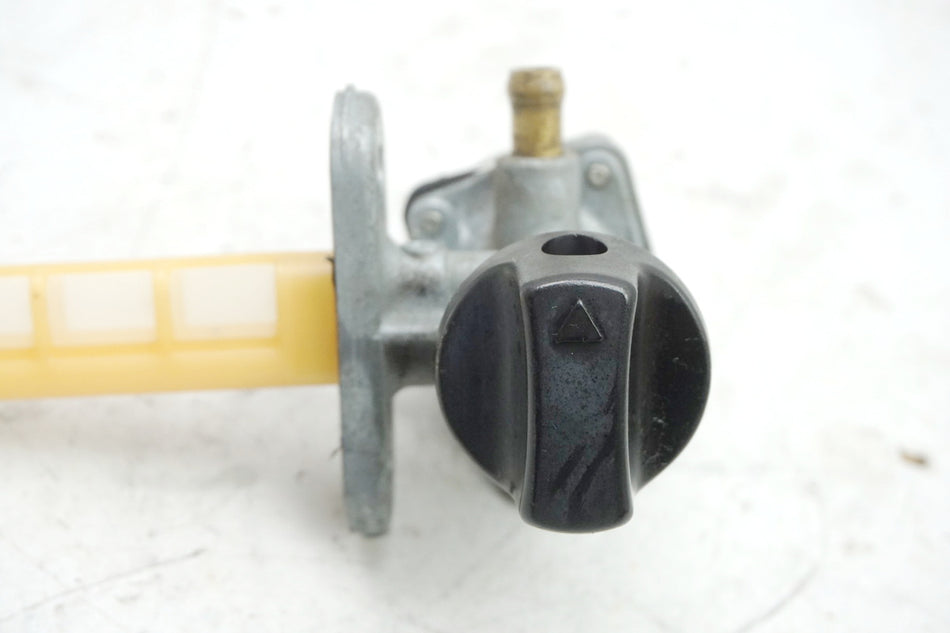 SUZUKI GSX 600 F GN72B grifo de gasolina para depósito - 26444 km