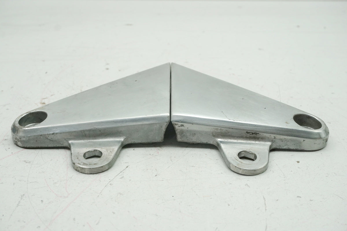 Suzuki GSX 1400 WVBN Halterung Scheinwerfer Träger Blinker Halteplatte