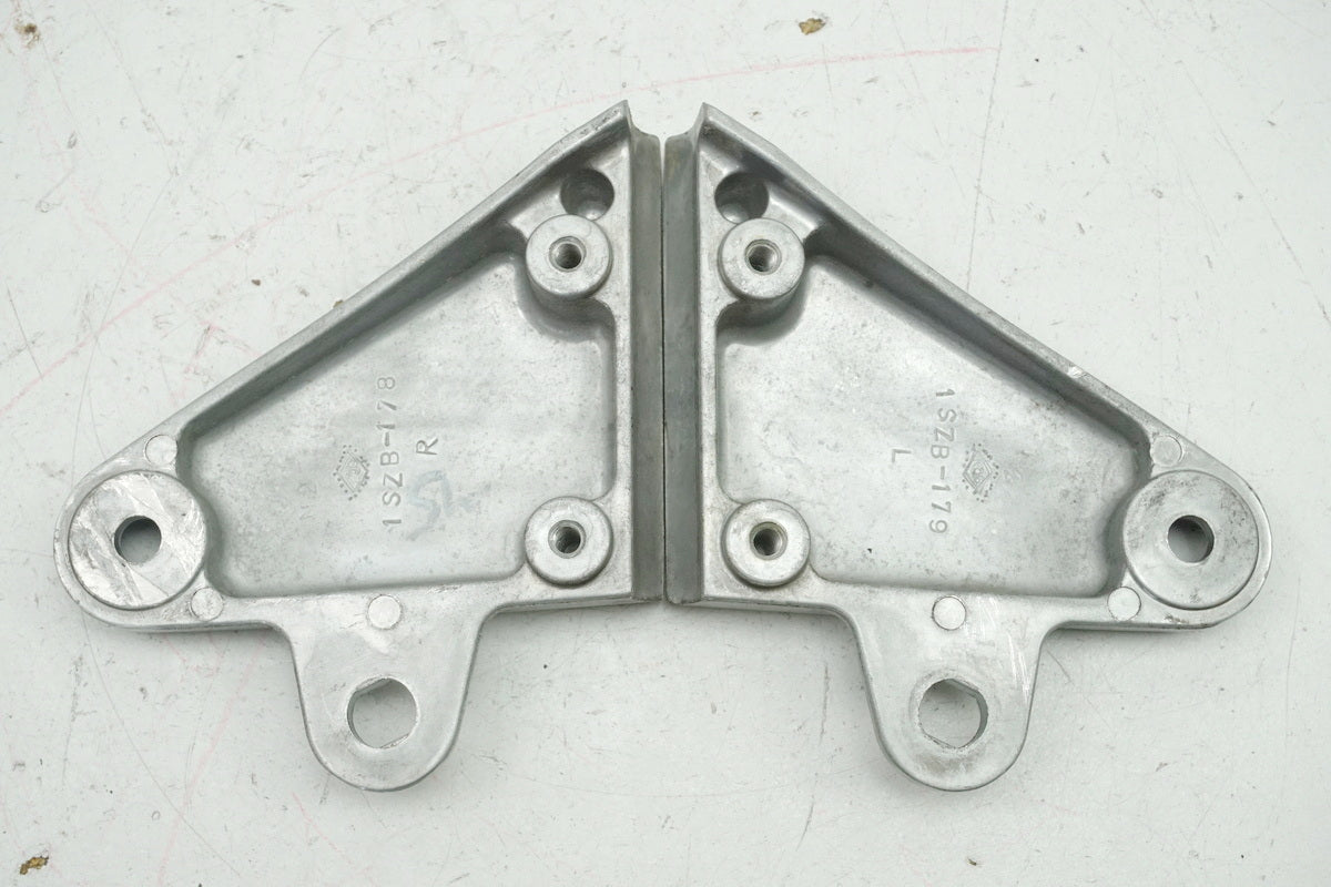 Suzuki GSX 1400 WVBN Halterung Scheinwerfer Träger Blinker Halteplatte