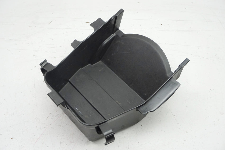 Suzuki GSX 1400 WVBN Werkzeugfach Staufach Staubox