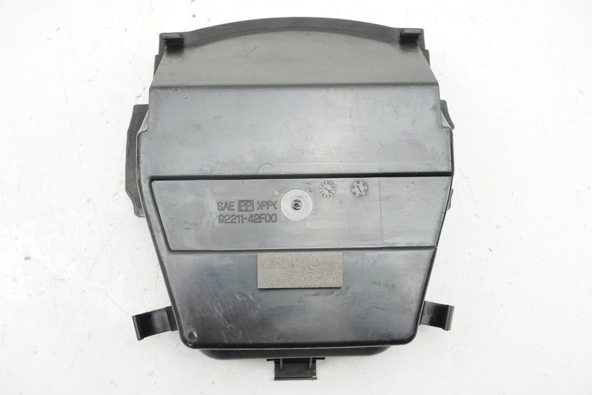 Suzuki GSX 1400 WVBN Compartimento para herramientas, compartimento portaobjetos, caja portaobjetos