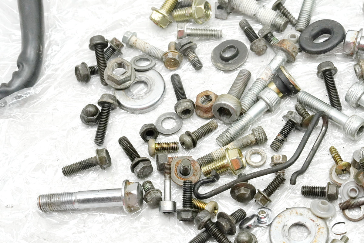 HONDA CB 750 RC42 SEVENFIFTY Tornillos y piezas pequeñas Soporte (para chasis)