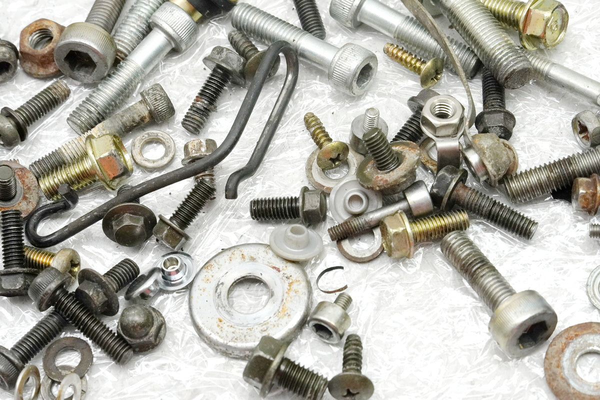 HONDA CB 750 RC42 SEVENFIFTY Tornillos y piezas pequeñas Soporte (para chasis)