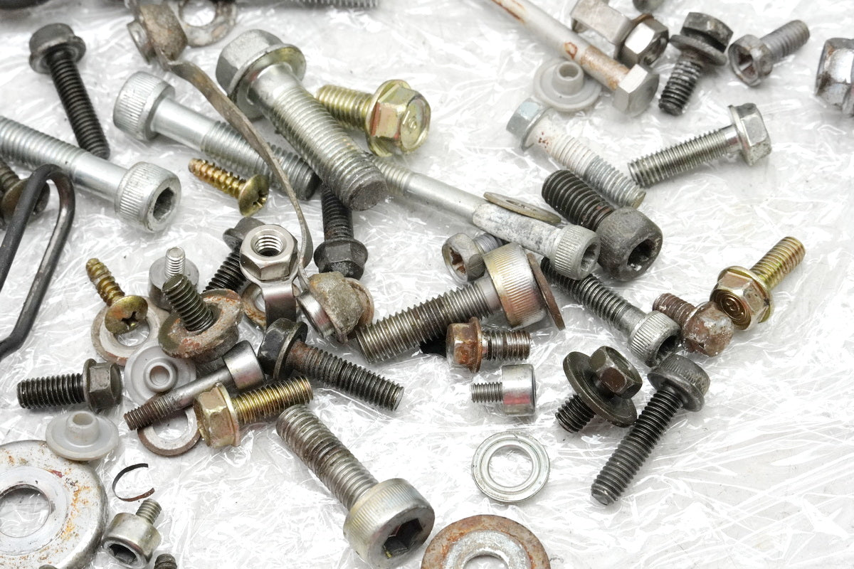 HONDA CB 750 RC42 SEVENFIFTY Tornillos y piezas pequeñas Soporte (para chasis)