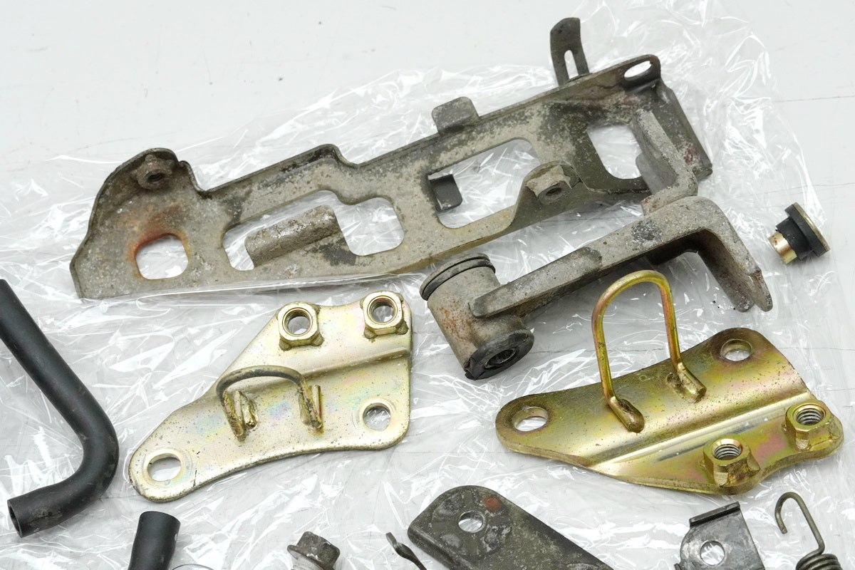 HONDA CB 750 RC42 SEVENFIFTY Tornillos y piezas pequeñas Soporte (para chasis)