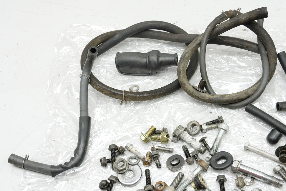 HONDA CB 750 RC42 SEVENFIFTY Tornillos y piezas pequeñas Soporte (para chasis)