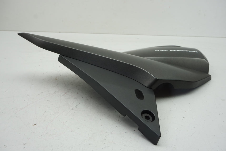 Suzuki GSX 1400 WVBN Tapa lateral derecha Cubierta Embellecedor Carenado
