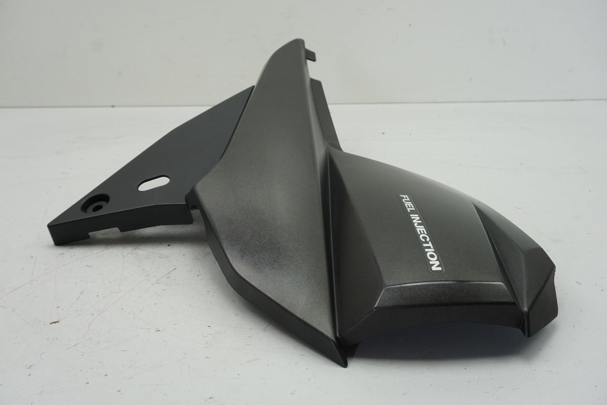 Suzuki GSX 1400 WVBN Tapa lateral derecha Cubierta Embellecedor Carenado