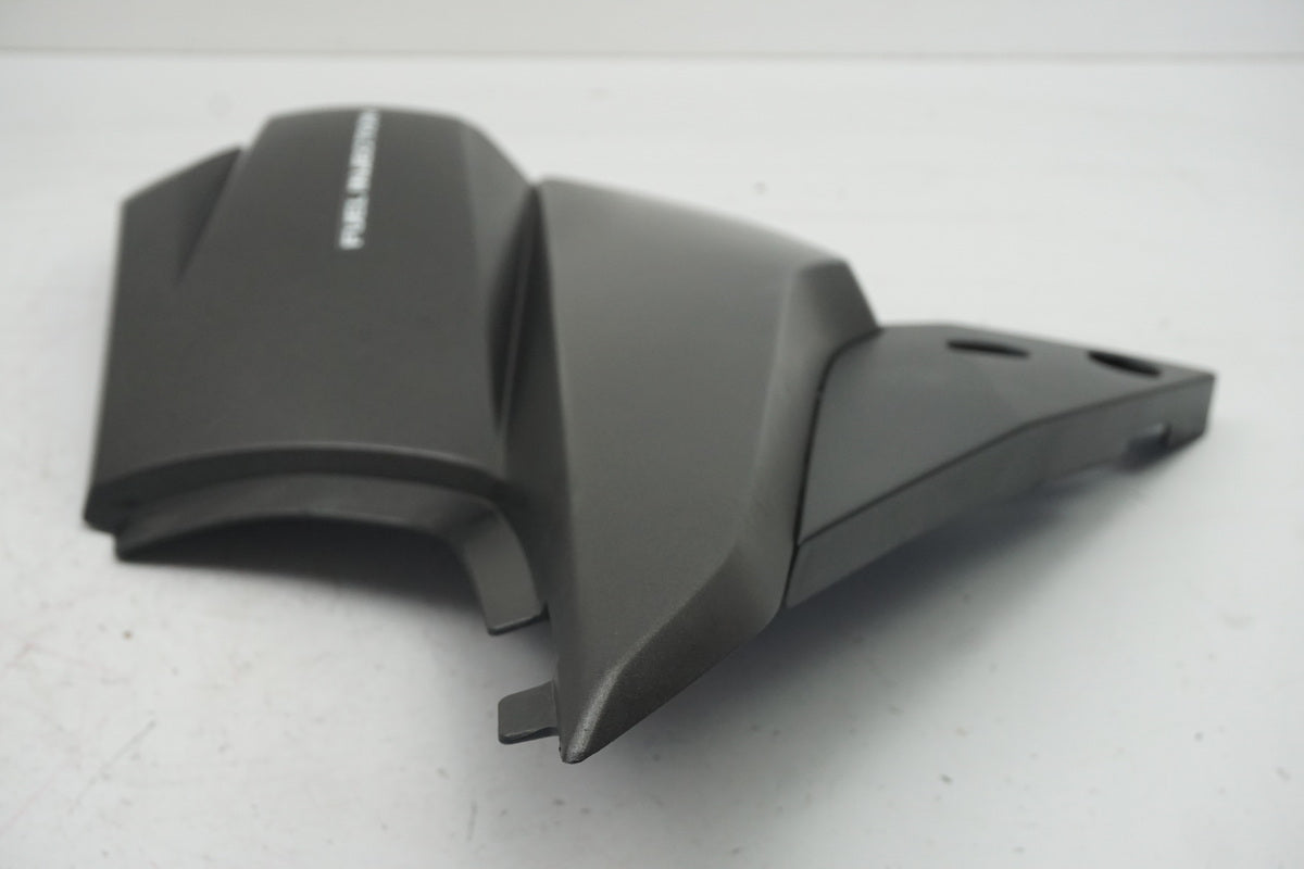 Suzuki GSX 1400 WVBN Tapa lateral derecha Cubierta Embellecedor Carenado