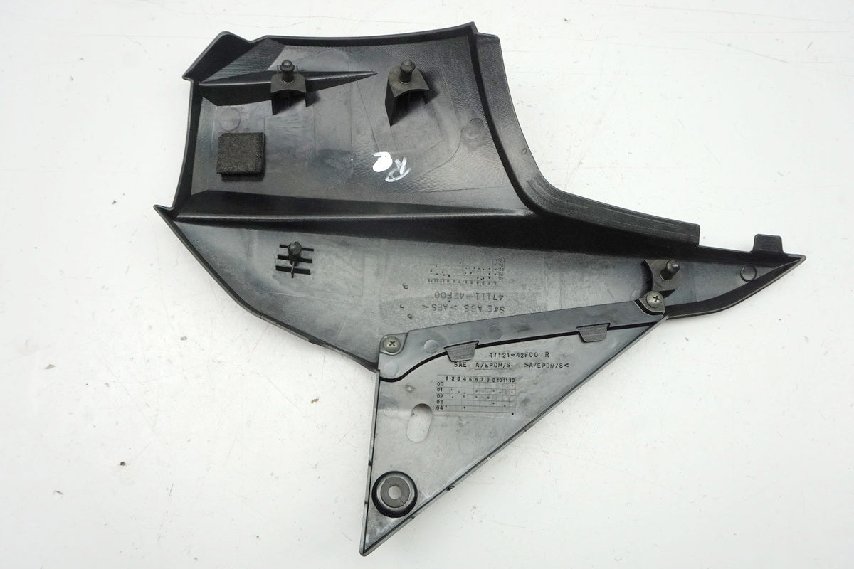 Suzuki GSX 1400 WVBN Tapa lateral derecha Cubierta Embellecedor Carenado