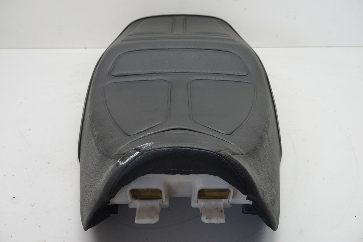 Suzuki GSX 1400 WVBN Sitzbank Sitz Seat