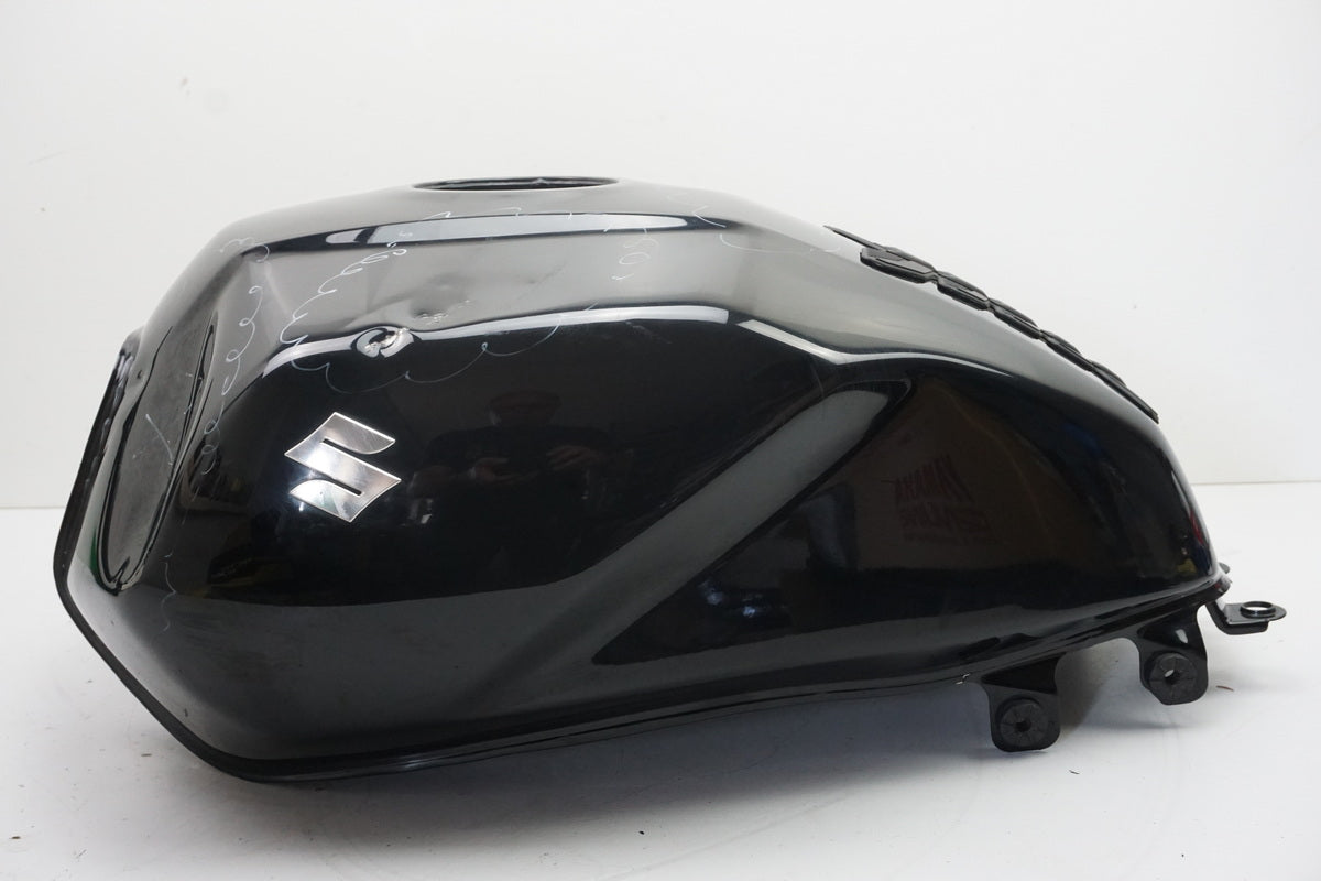 Suzuki GSX 1400 WVBN Tank Benzintank Fuel