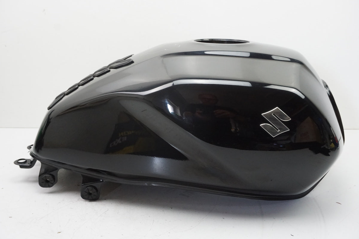 Suzuki GSX 1400 WVBN Tank Benzintank Fuel