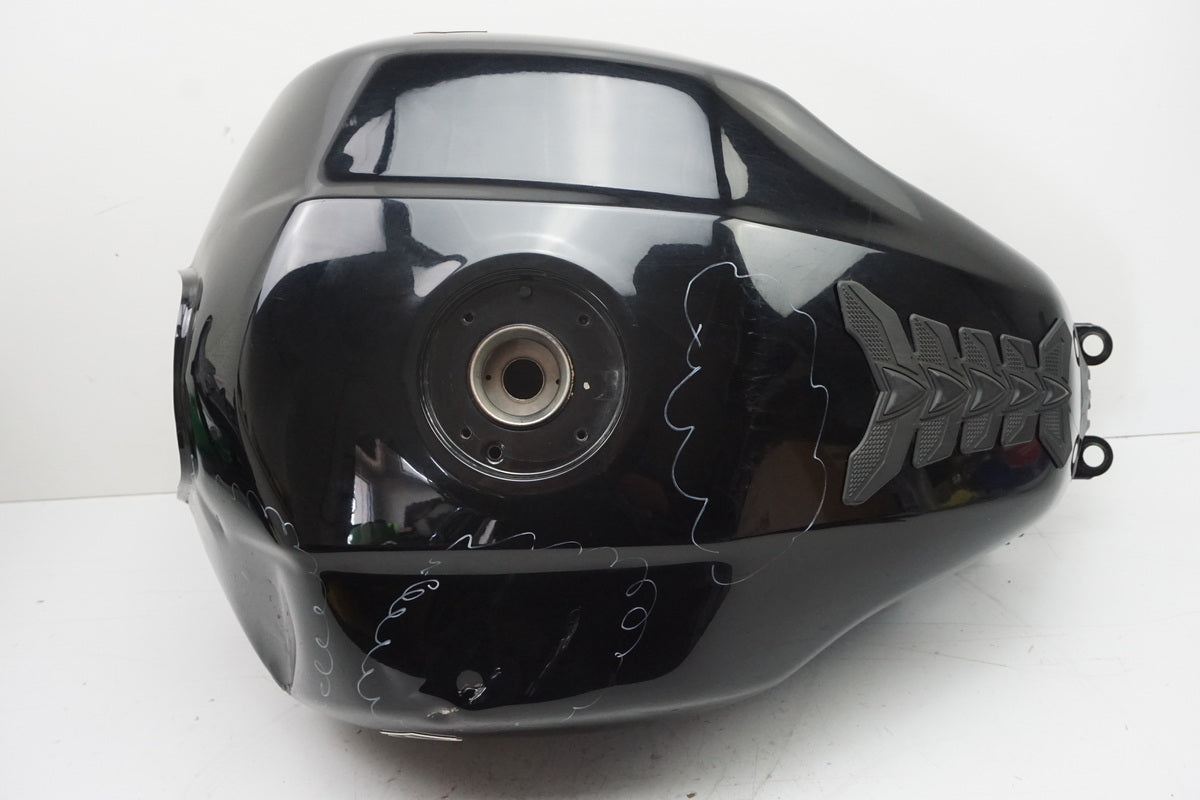 Suzuki GSX 1400 WVBN Tank Benzintank Fuel