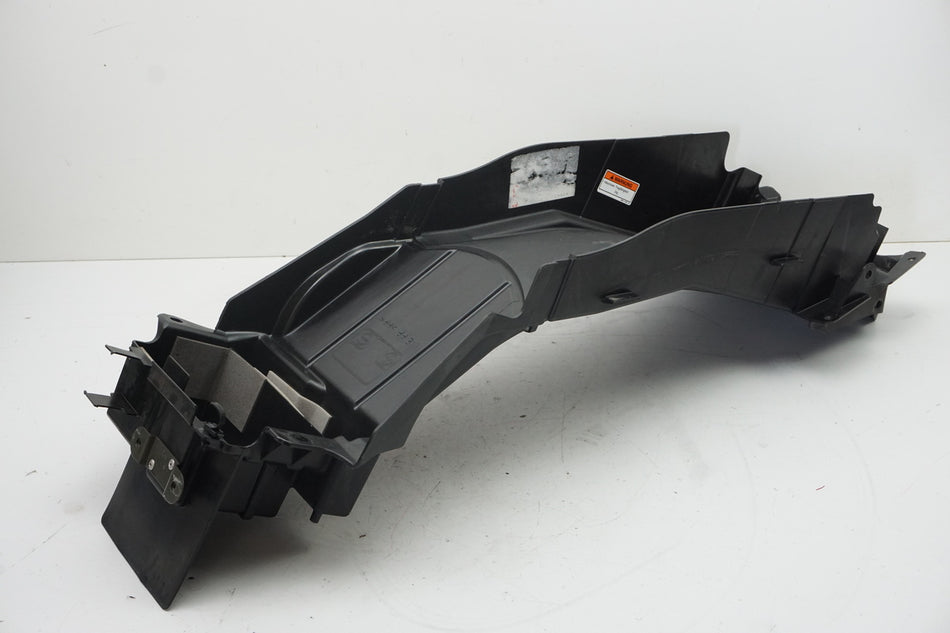 Guardabarros trasero Suzuki GSX 1400 WVBN, guardabarros interior, cubrecadenas trasero