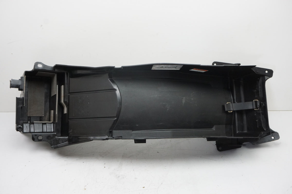 Suzuki GSX 1400 WVBN Kotflügel hinten Radlauf Fender Heckinnenverkleidung