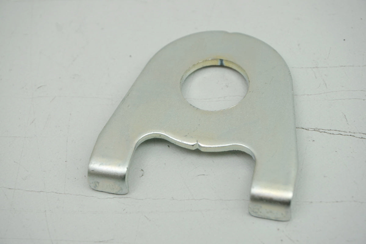 Suzuki Distanz Justierung Kettenspanner Felge hinten 64712-19C01-000 GS GSX  NEU