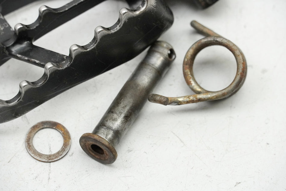 YAMAHA YZ 426 F 5BE Footpeg Rider left Footrest
