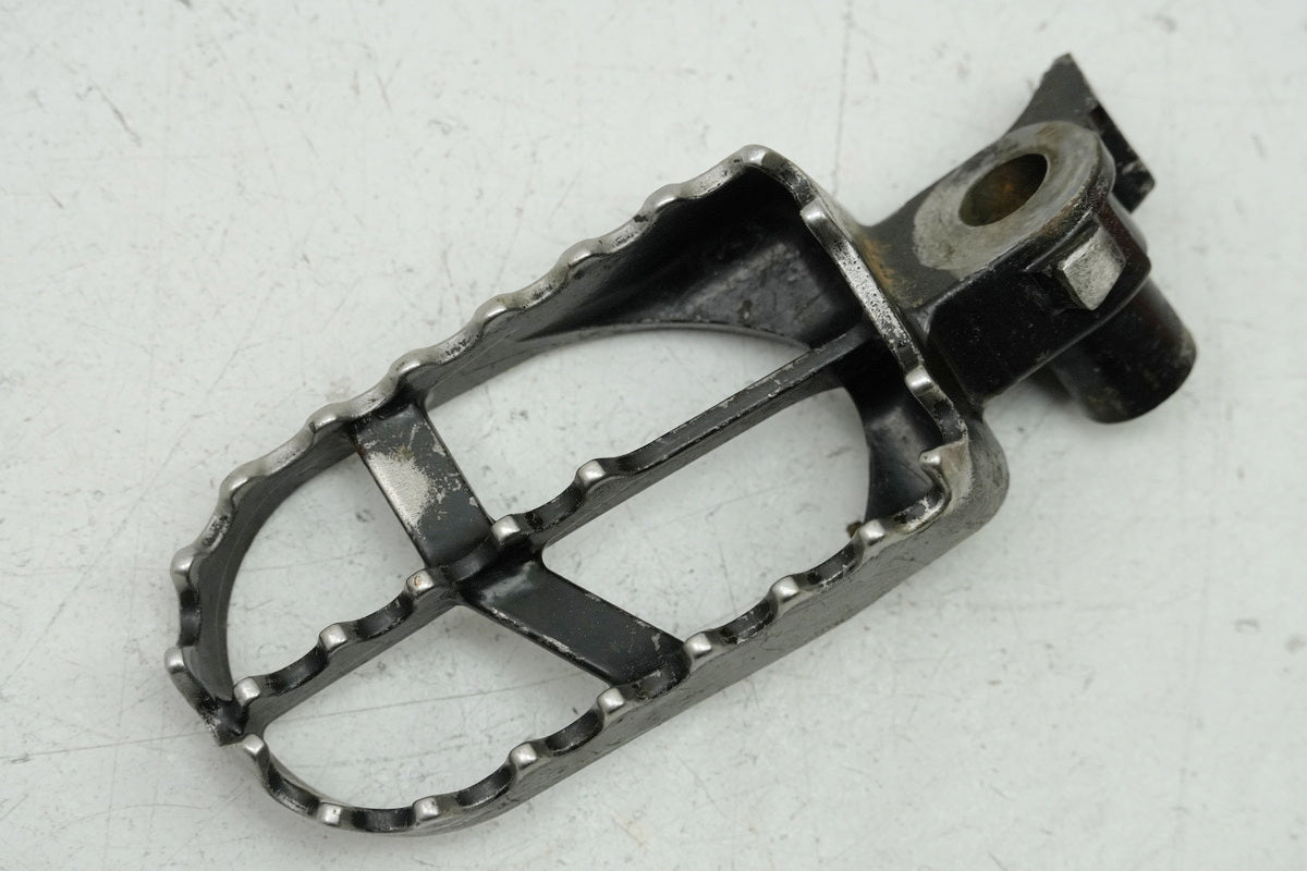 YAMAHA YZ 426 F 5BE Footpeg Rider left Footrest