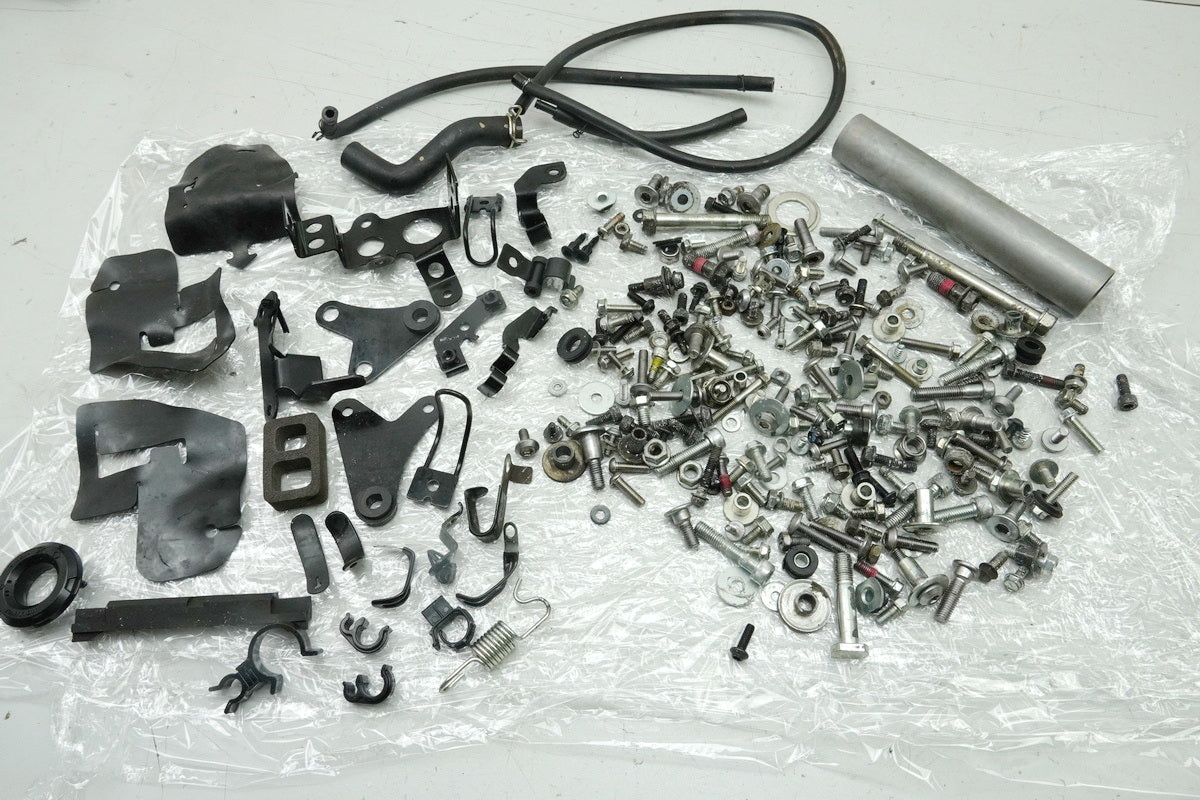 KAWASAKI Z 650 ER650HA2 Tornillos Piezas pequeñas Soporte Tuercas (Bastidor Carenado)