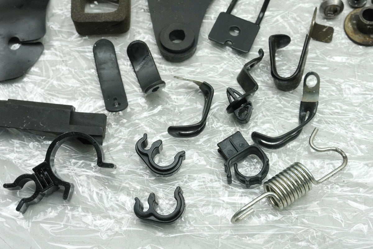 KAWASAKI Z 650 ER650HA2 Tornillos Piezas pequeñas Soporte Tuercas (Bastidor Carenado)