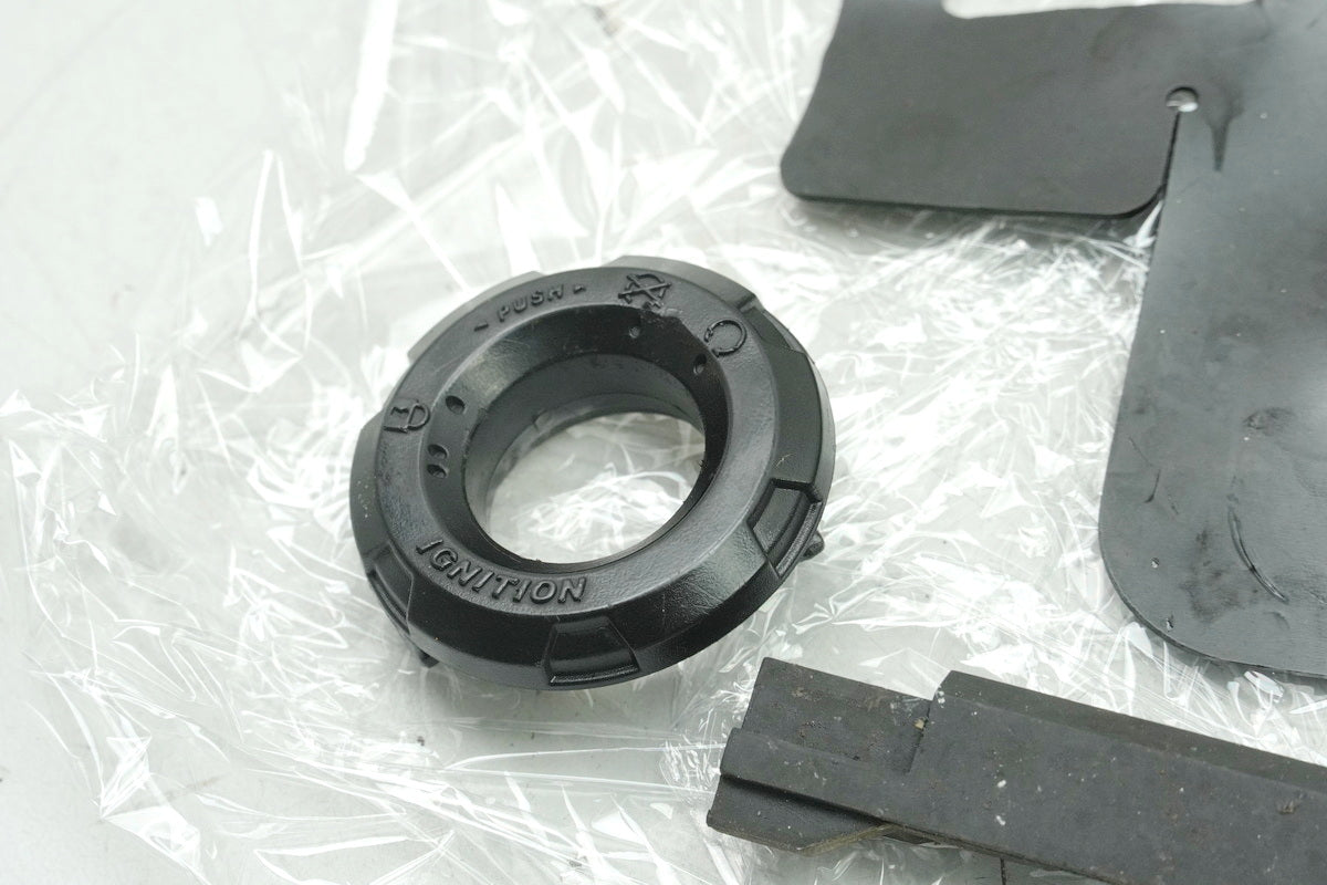 KAWASAKI Z 650 ER650HA2 Tornillos Piezas pequeñas Soporte Tuercas (Bastidor Carenado)