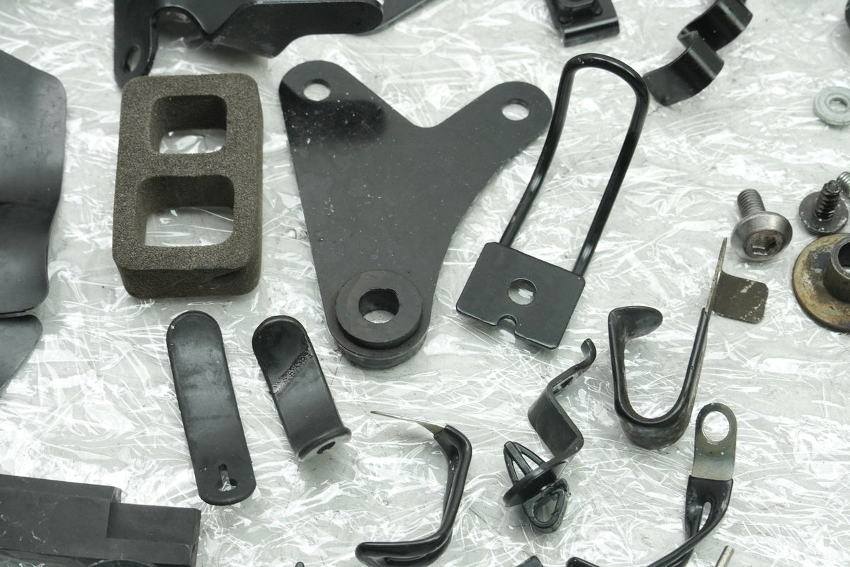 KAWASAKI Z 650 ER650HA2 Tornillos Piezas pequeñas Soporte Tuercas (Bastidor Carenado)