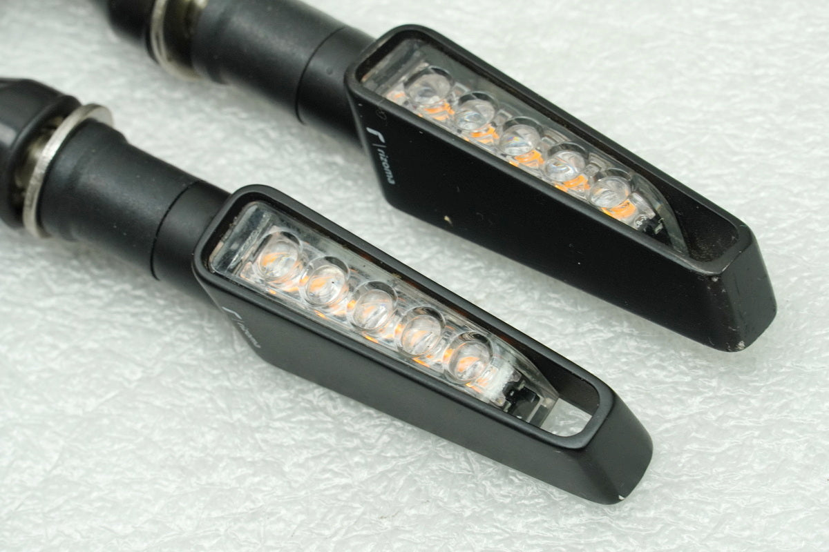 HONDA CBR 600 RR PC40 Intermitentes delanteros LED Rizoma Vision izquierda y derecha Par 07-13