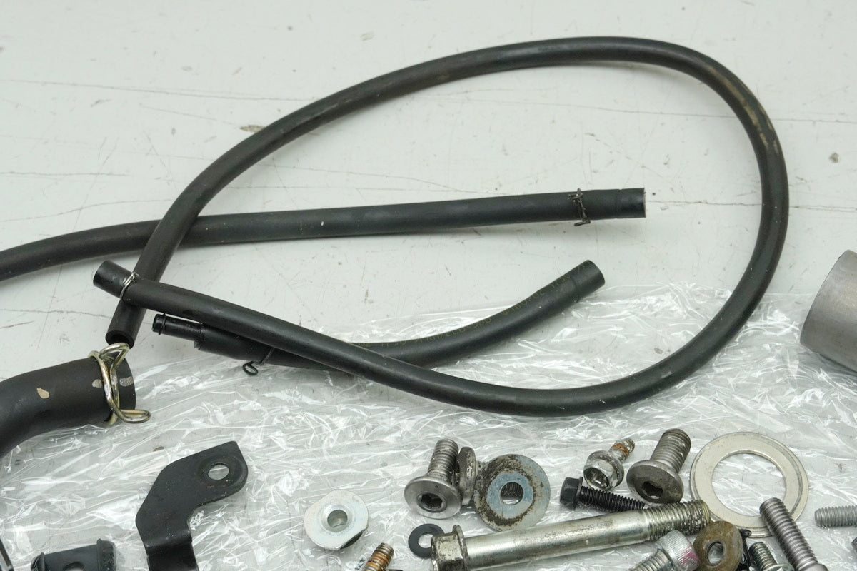 KAWASAKI Z 650 ER650HA2 Tornillos Piezas pequeñas Soporte Tuercas (Bastidor Carenado)