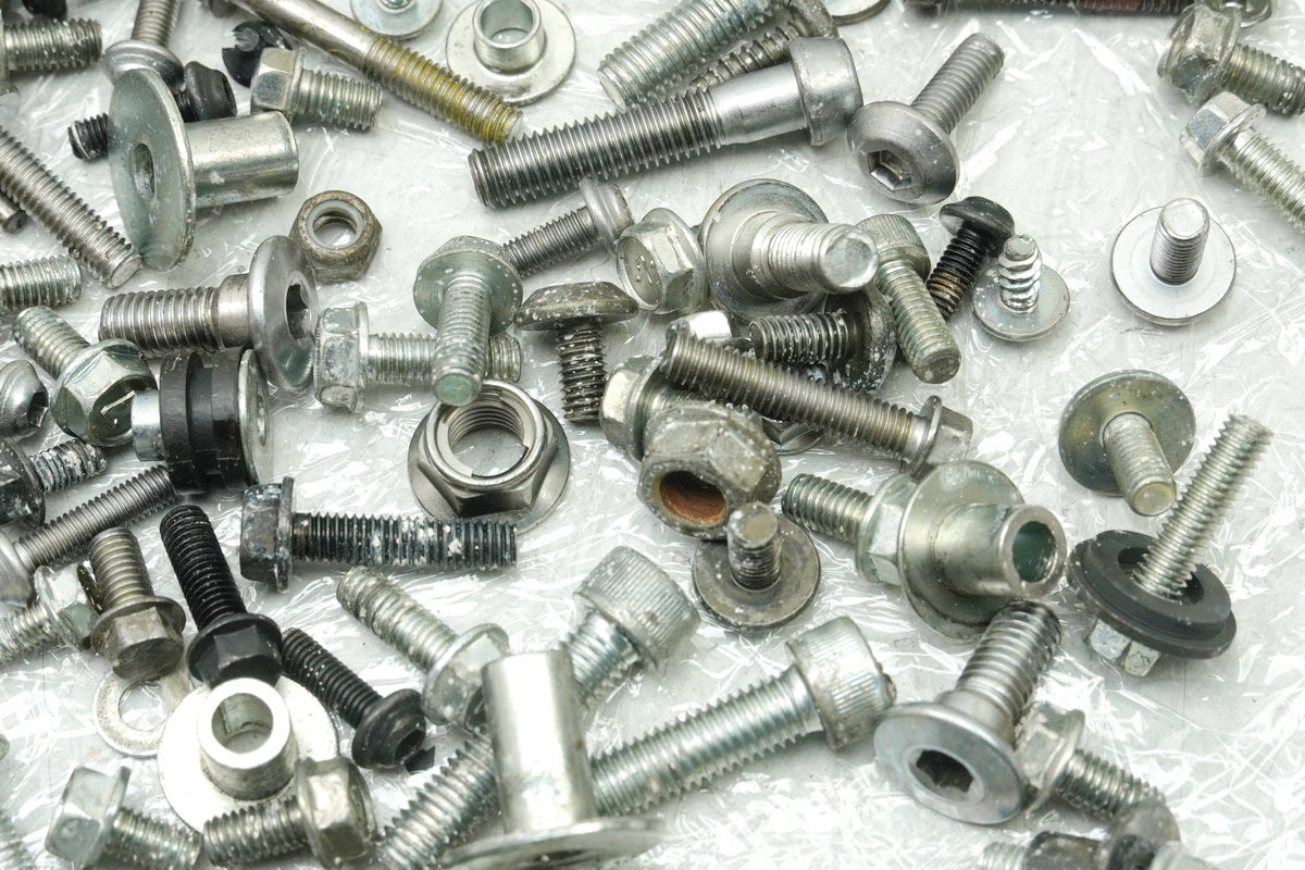 KAWASAKI Z 650 ER650HA2 Tornillos Piezas pequeñas Soporte Tuercas (Bastidor Carenado)