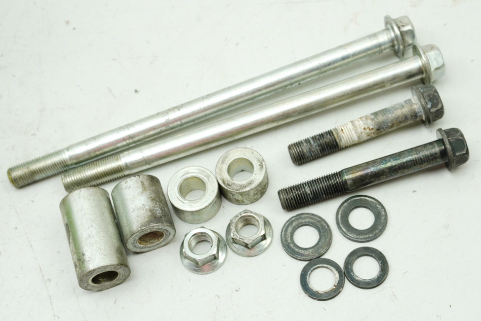 HONDA CBF 1000 ABS SC58 Soporte de motor Eje Tornillos Espaciadores Soporte de motor