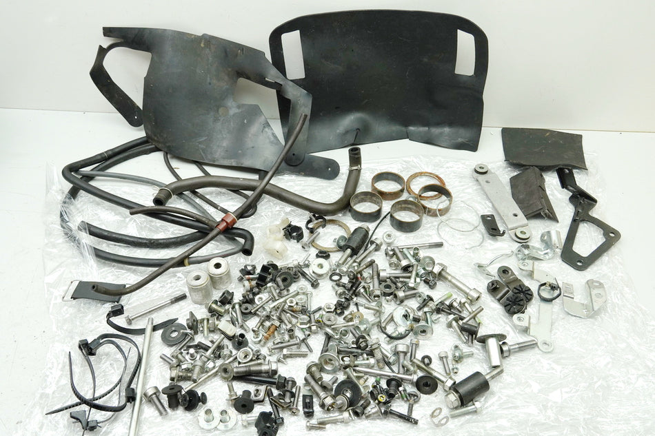 HONDA CBF 1000 ABS SC58 Schrauben & Kleinteile (für Rahmen Verkleidung Fahrwerk)